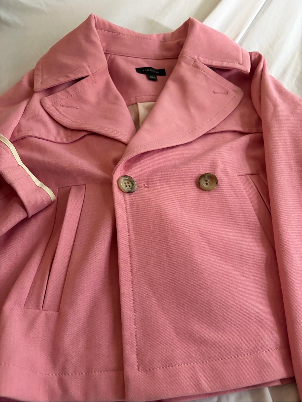 Ann Taylor Pink Cropped Double-Breasted Blazer Size 6 - Picture 4 of 10